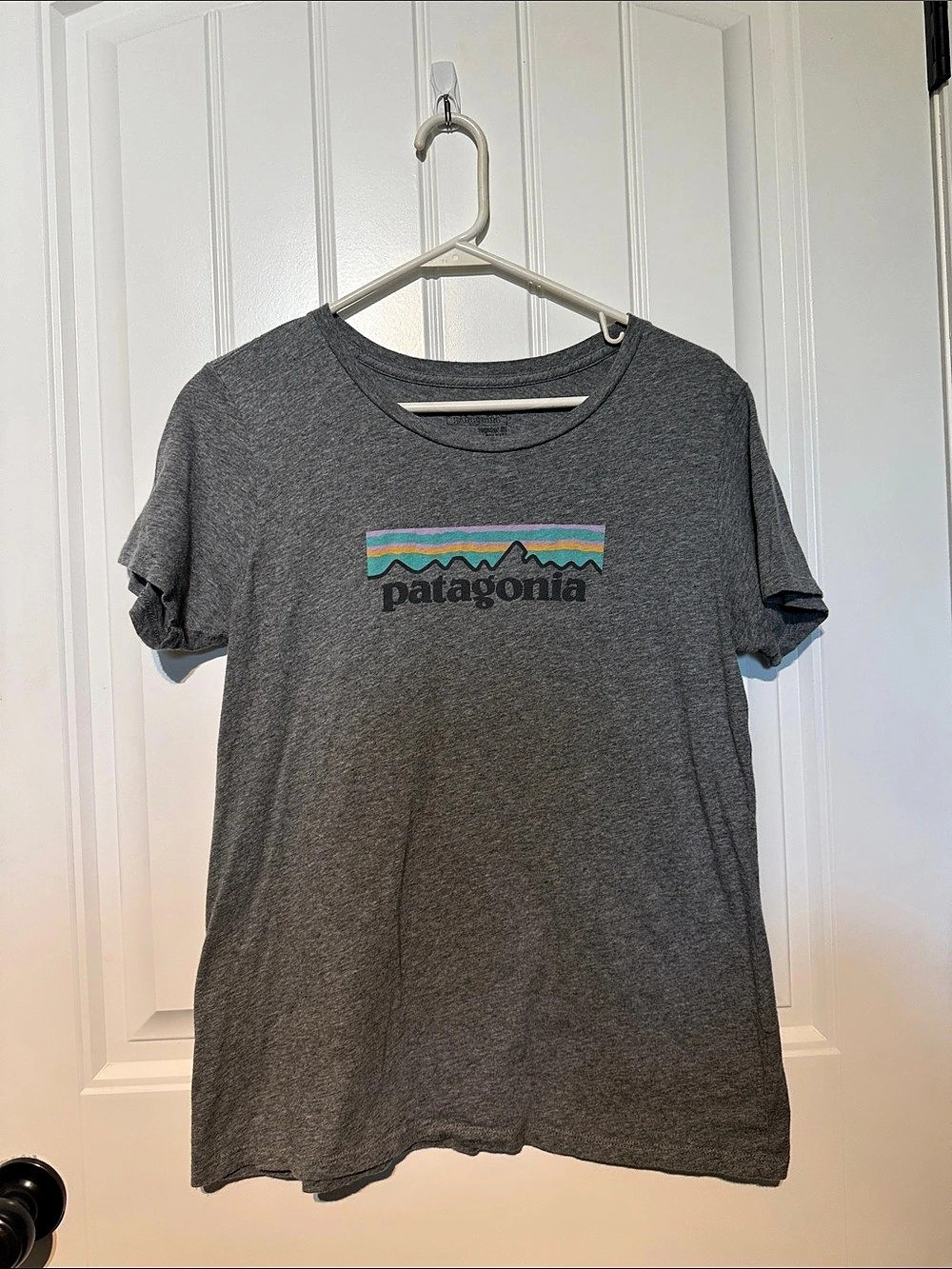 Women’s Grey Patagonia Logo Organic T-Shirt Medium